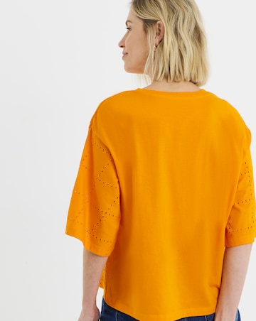 Broderie Crew Neck Boxy T-Shirt