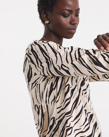 Longline Curved Hem 3/4 Sleeve Top