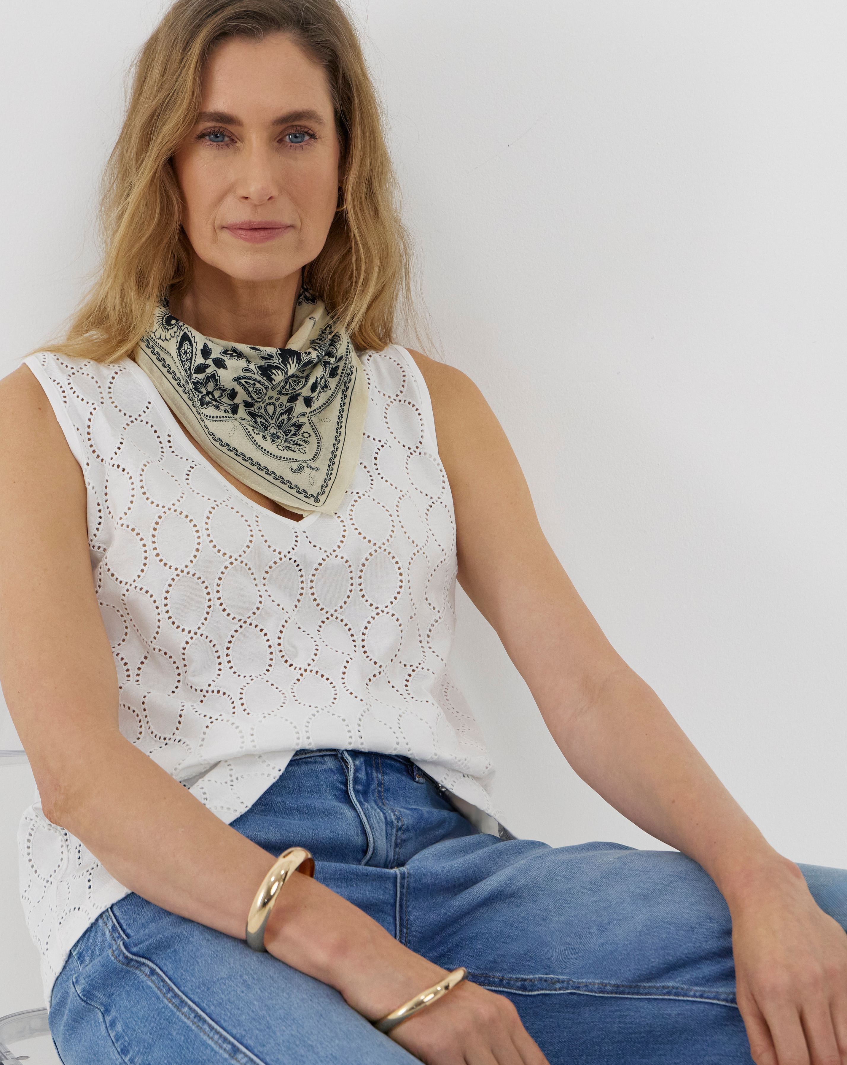 New In - Broderie Vest