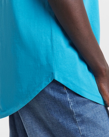 The Longline Short Sleeve Curved Hem Top