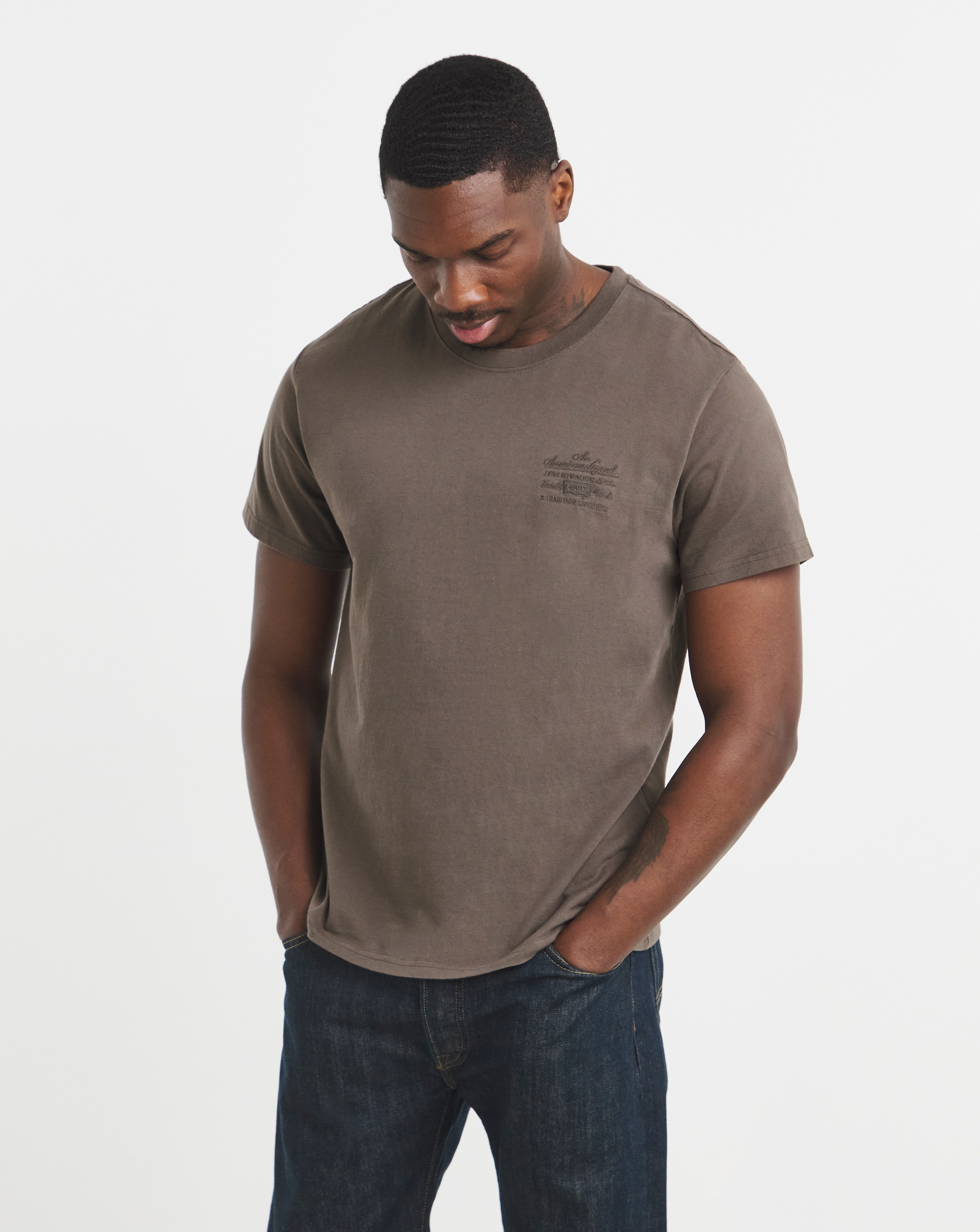 New In - Levi's Chest Graphic T-Shirt - Brown