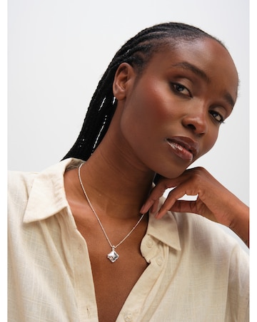 Inicio Sterling Silver Plated Satin Clover Locket - Gift Pouch