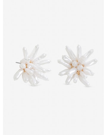 Mood Statement Pearl Floral Earrings