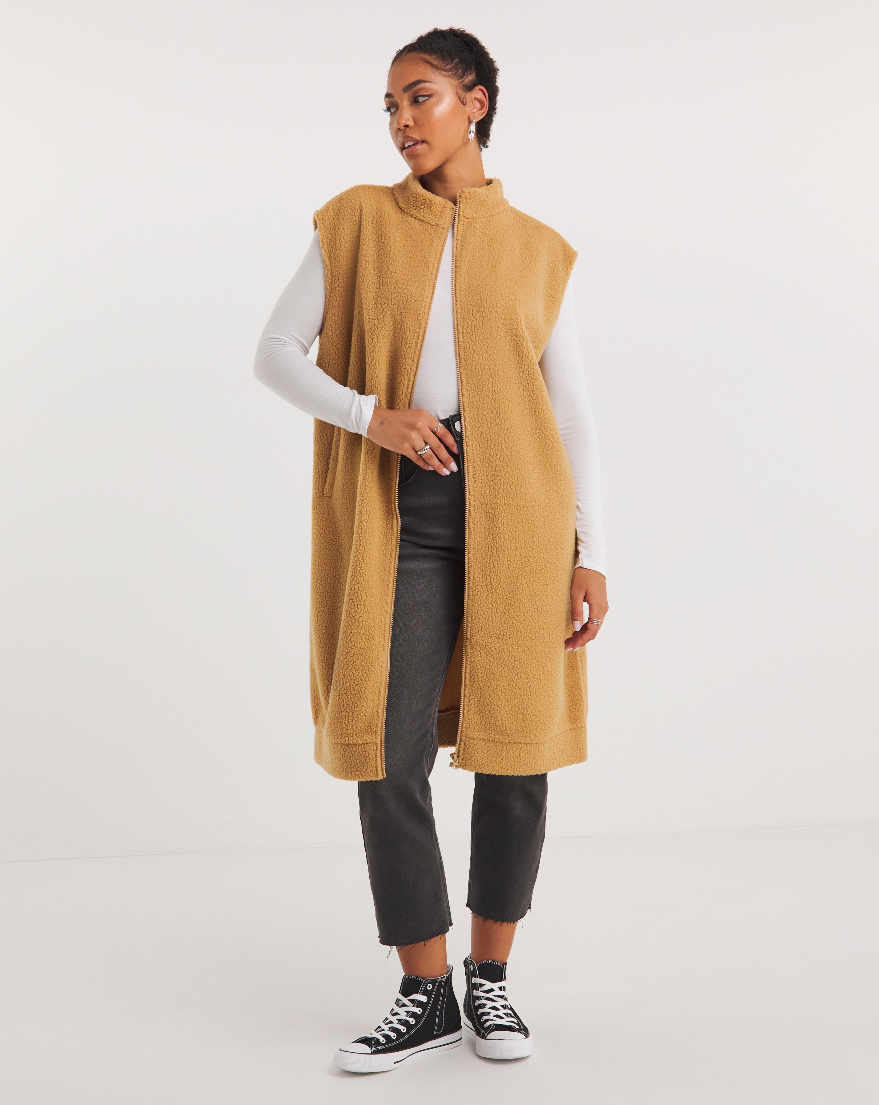 Long gilet online camel