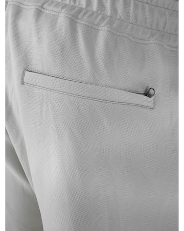 TURNER-D555 Stretch Pique Elasticated Shorts With Pin Tuck Front & Zipper Pocket