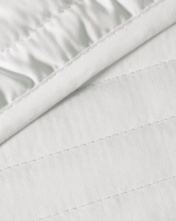 Catherine Lansfield Quilted Lines Bedspread