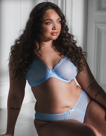 Curvy Kate Lightstyle Scallop Plunge Bra