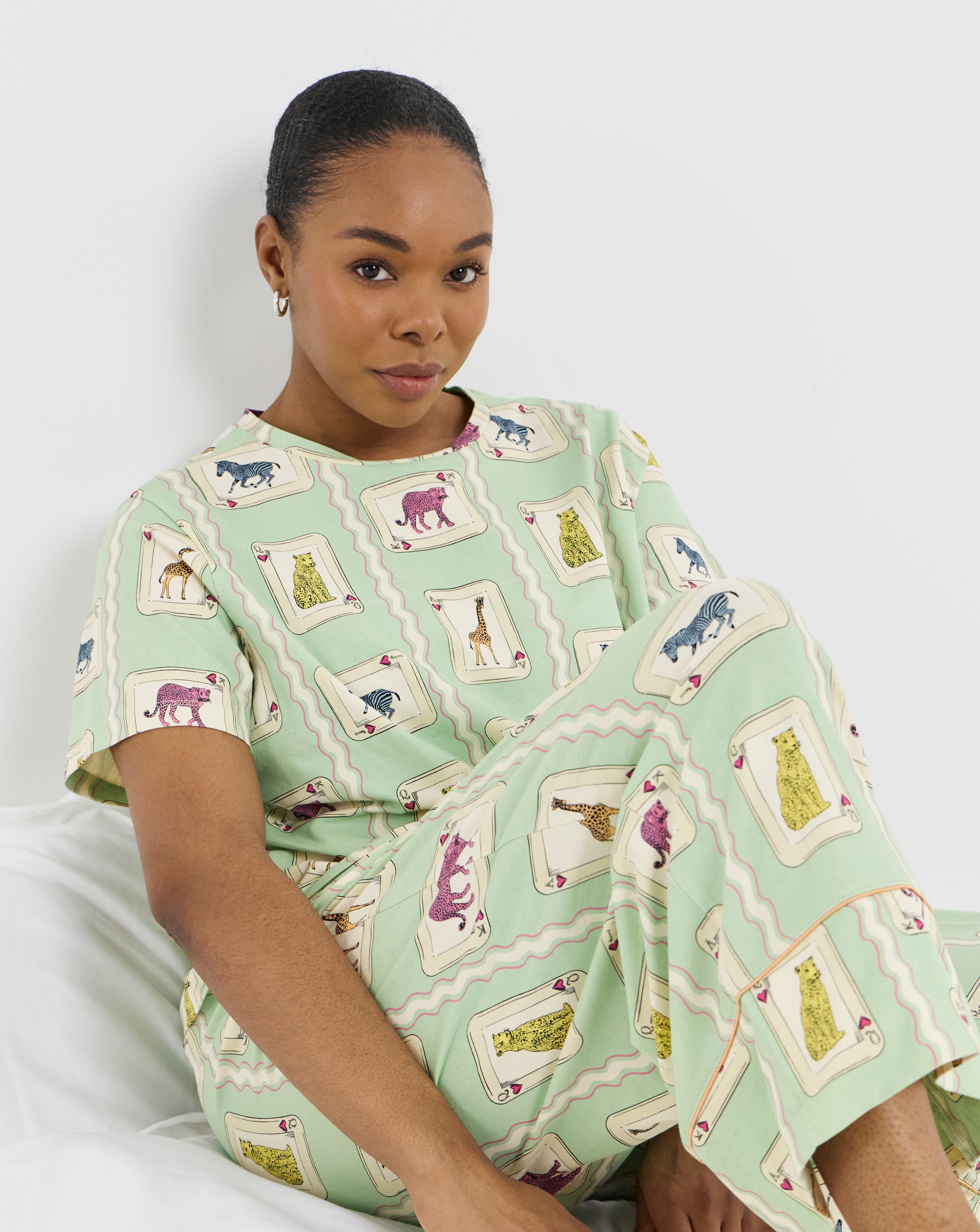 Chelsea Peers Tshirt & Capri Pant