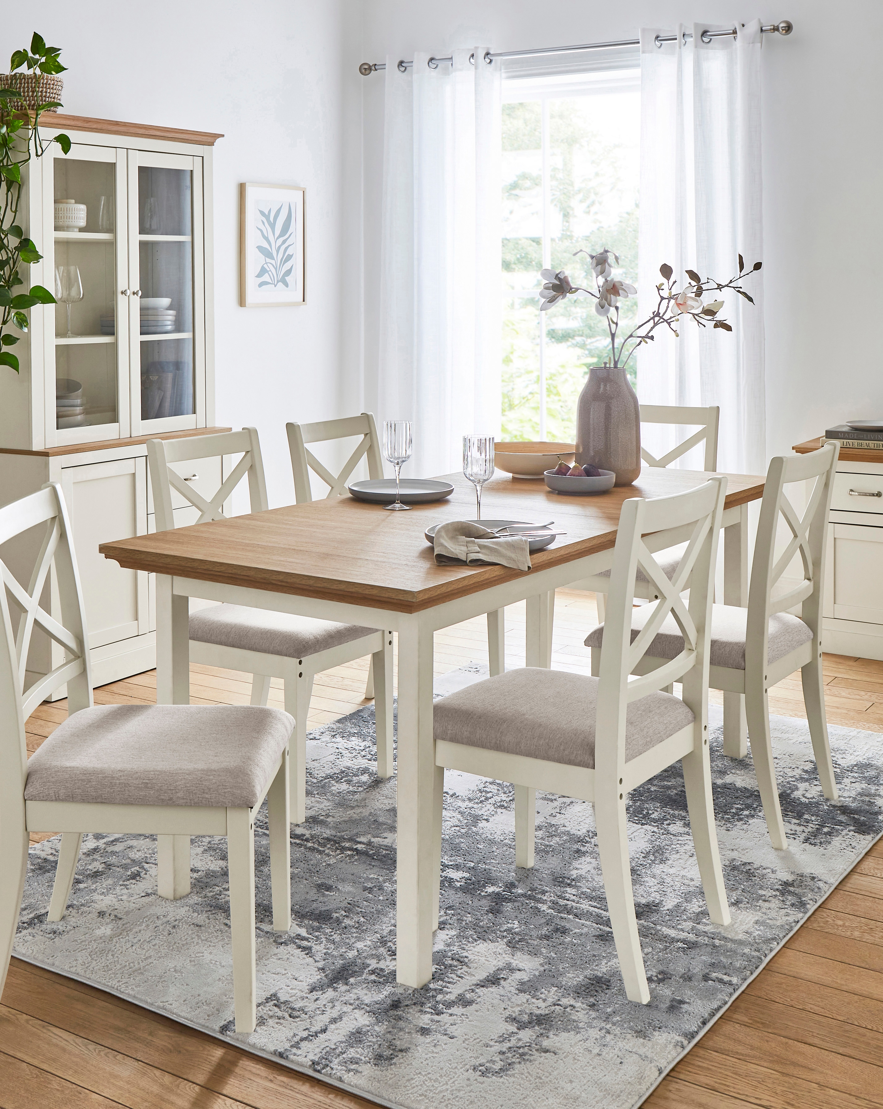 Julipa Extend Table with Ashford Chairs