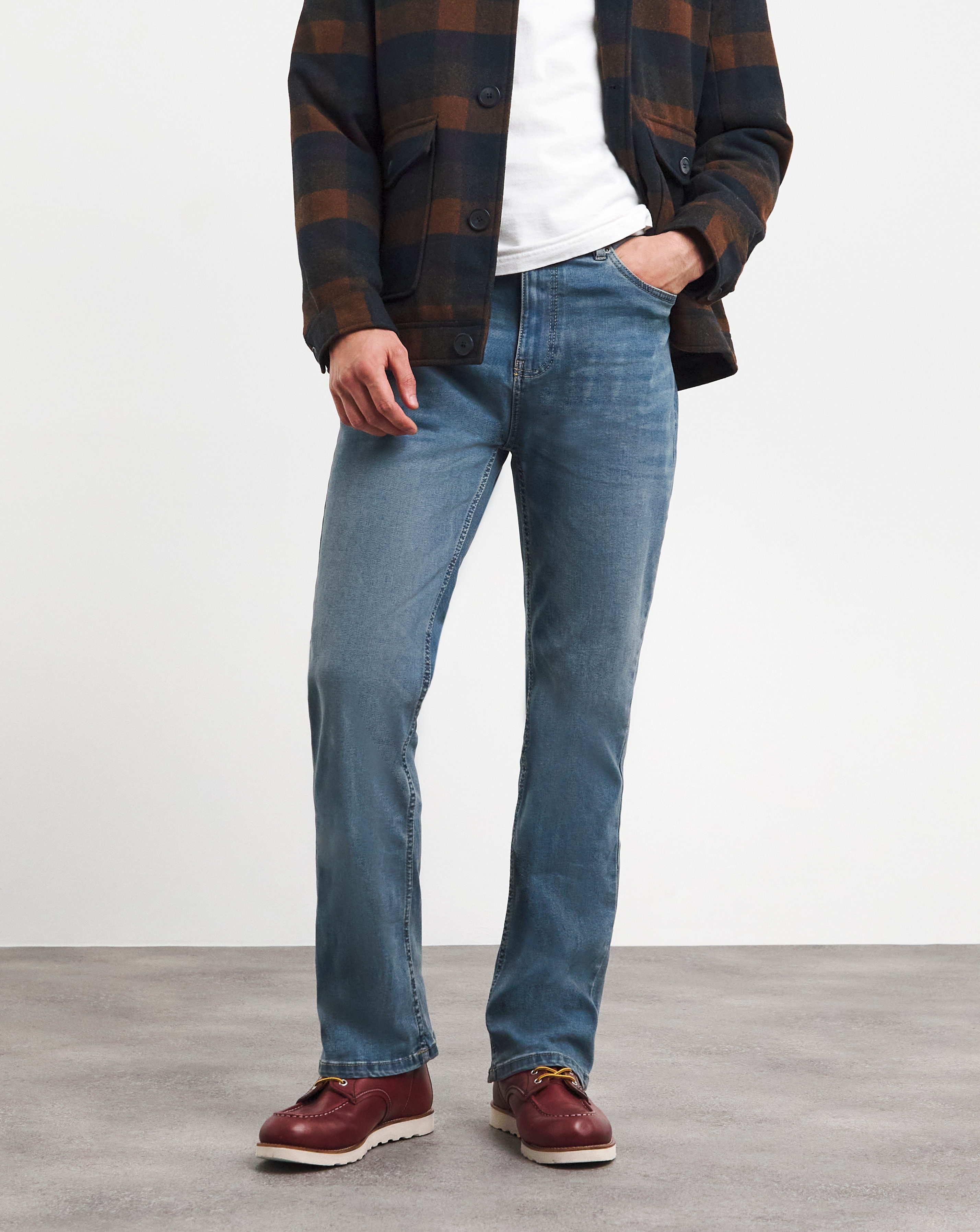 Light Stonewash Bootcut Stretch Jeans
