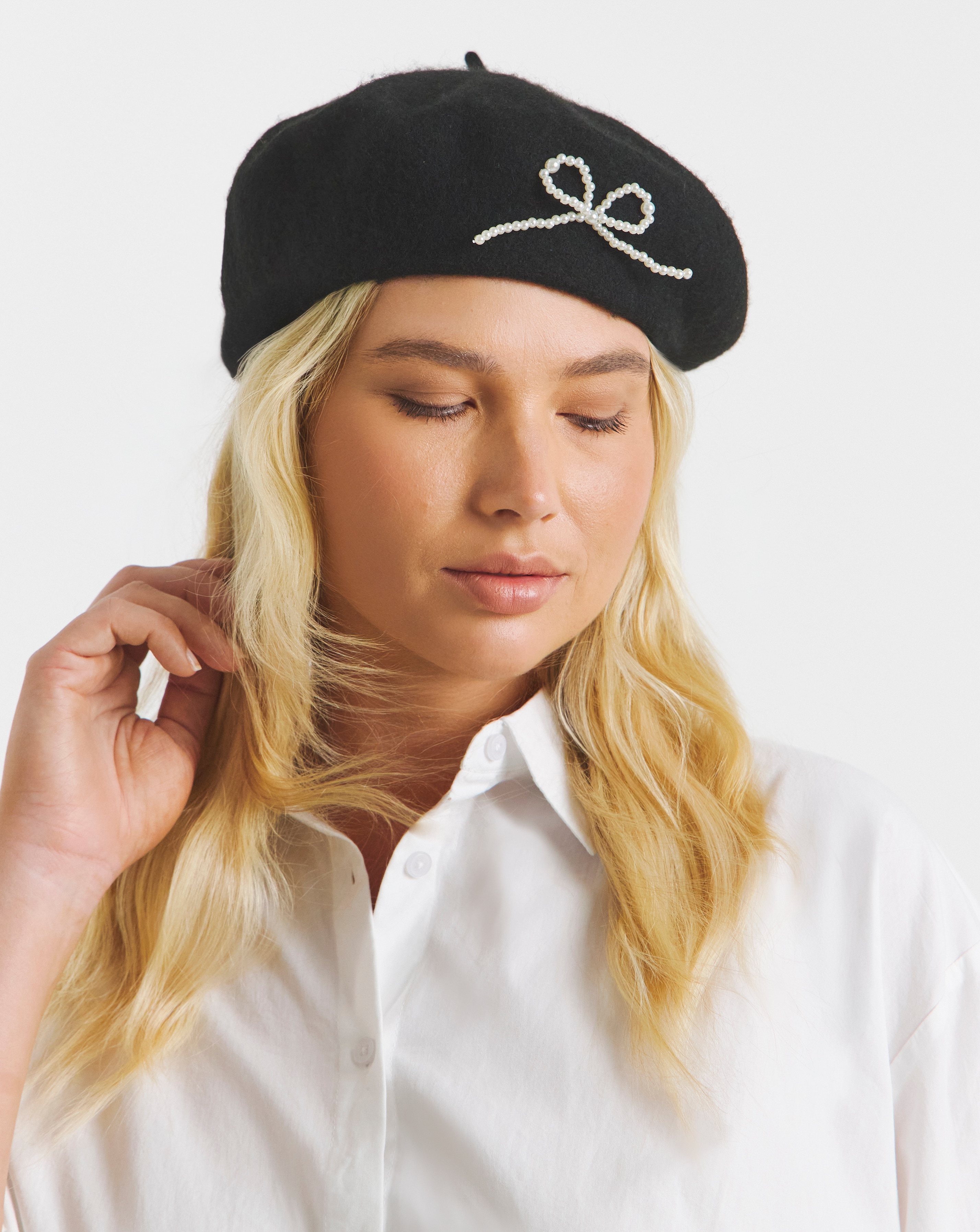 Pearl Bow Detail Beret