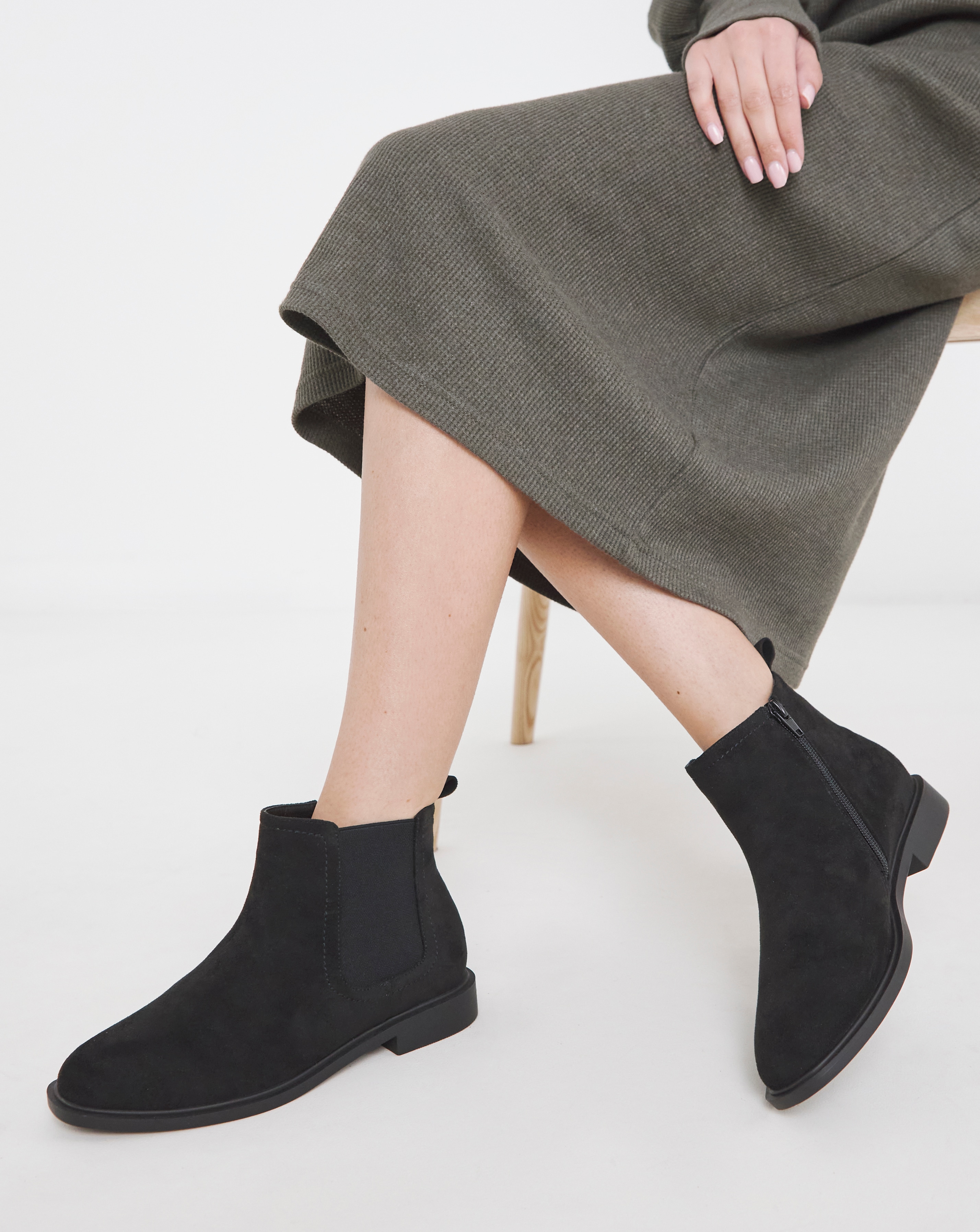 Classic Ankle Chelsea Boots D Fit