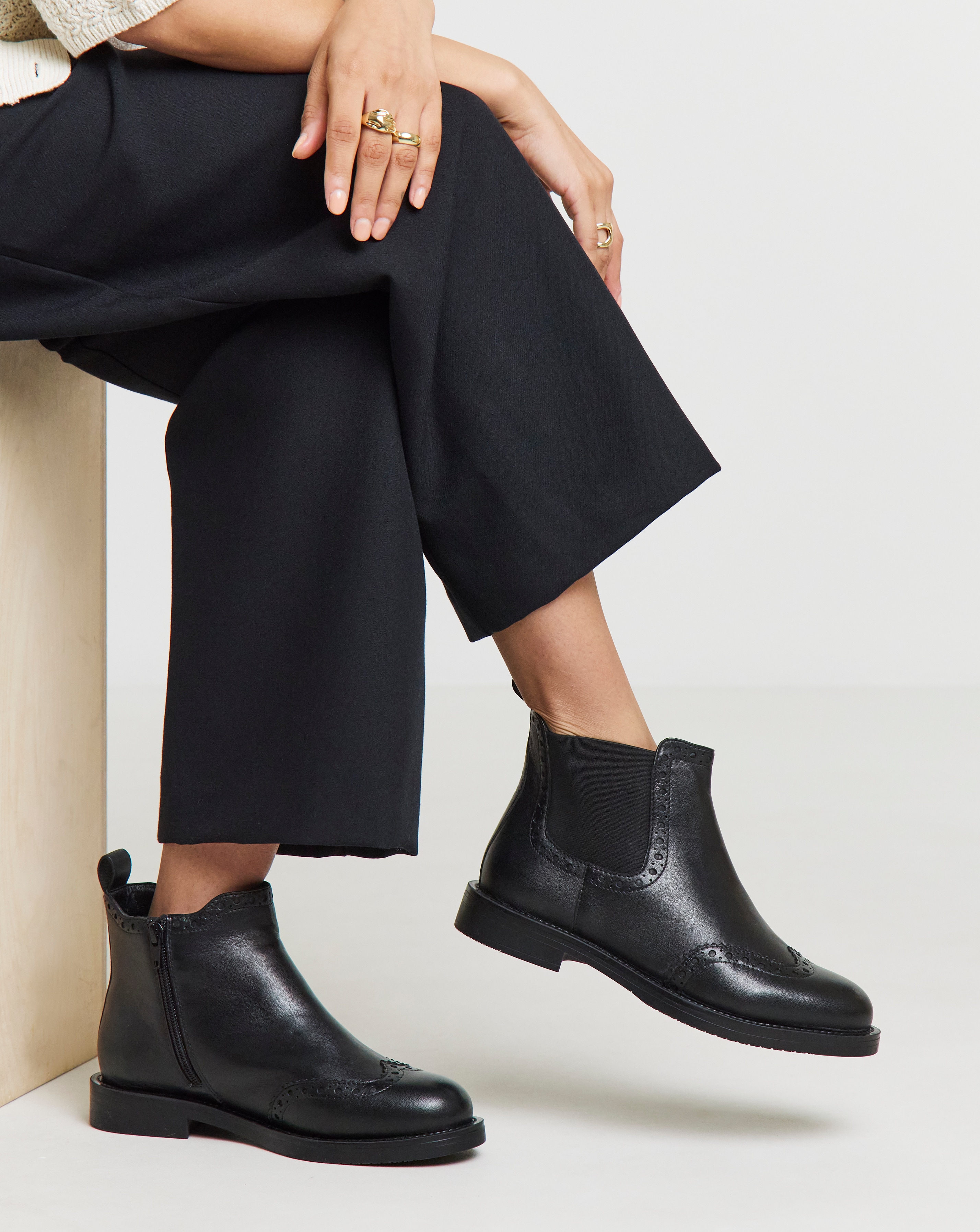 Leather Chelsea Boots Broguing ExWide