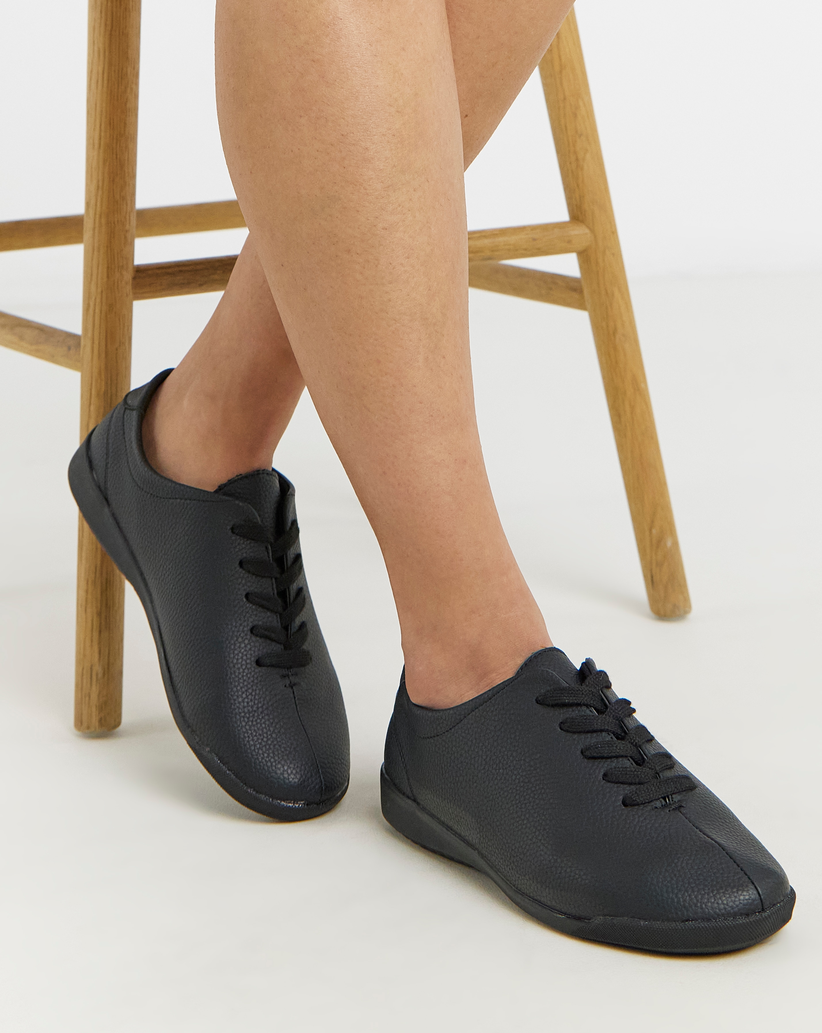 Tumbled Lace Up Trainer E Fit