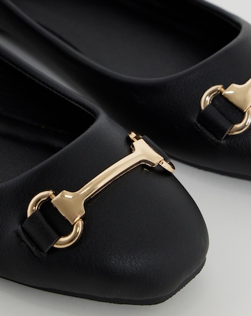 Tandra Classic Ballerina With Snaffle Trim - Wide Fit (E)