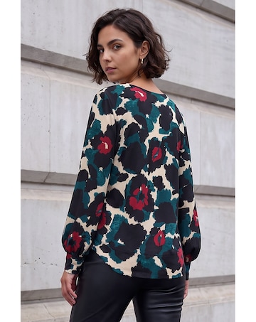 Roman Animal Print V-Neck Top