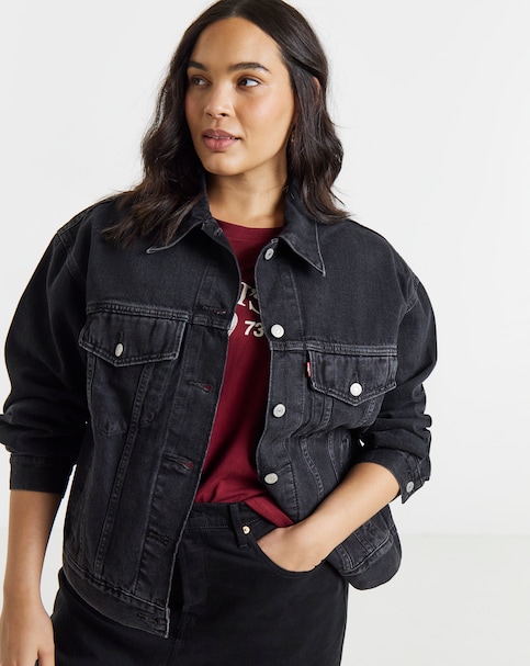 New In - Levi's 90s Trucker