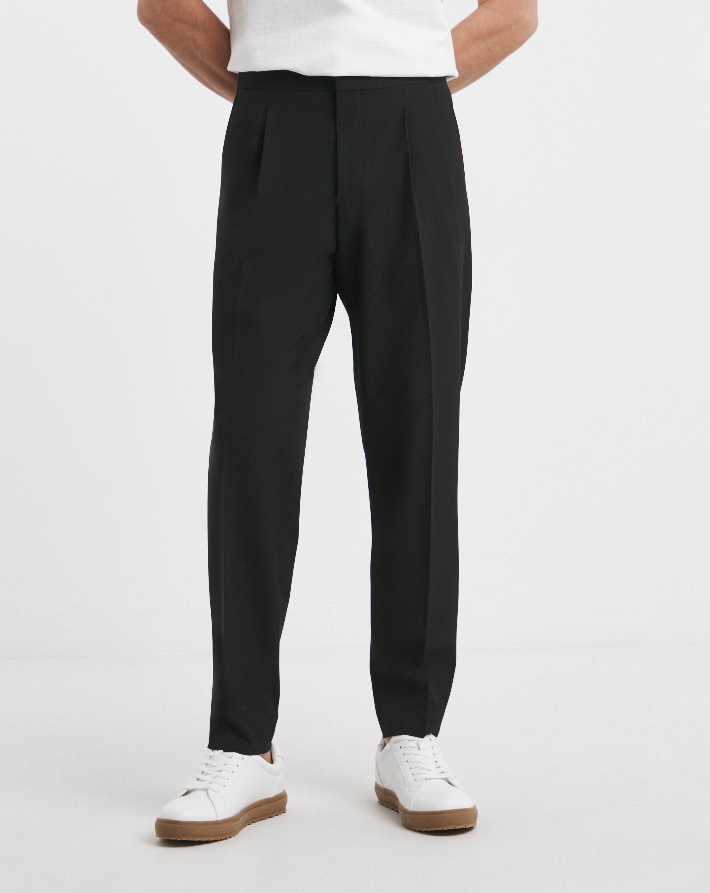 Tailored Loose Fit Pleat Stretch Trouser