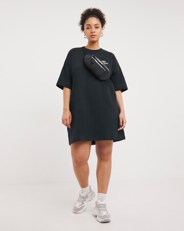 New Balance Essentials Graphic Dress