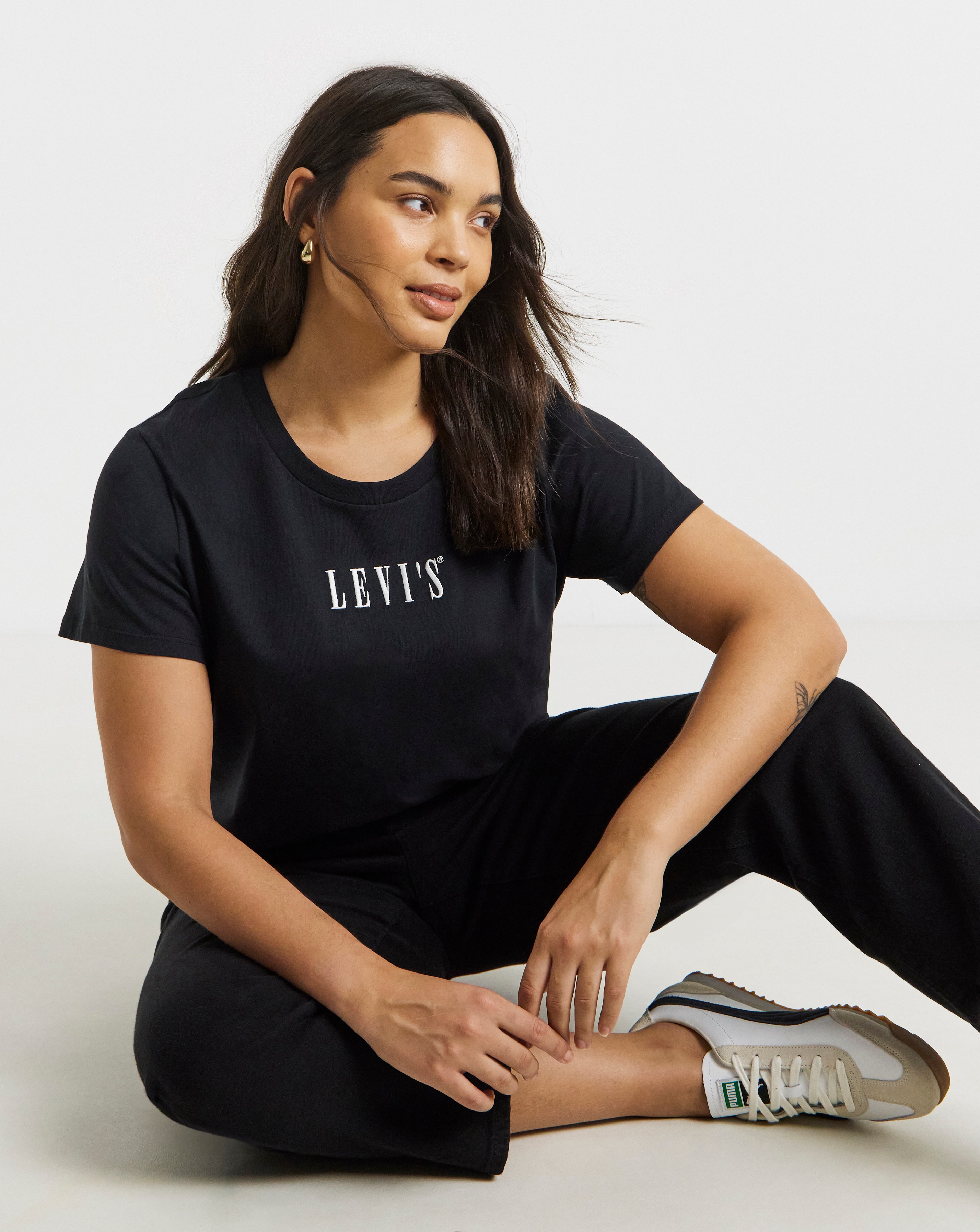 Levi's Perfect Tee Embroidered Caviar