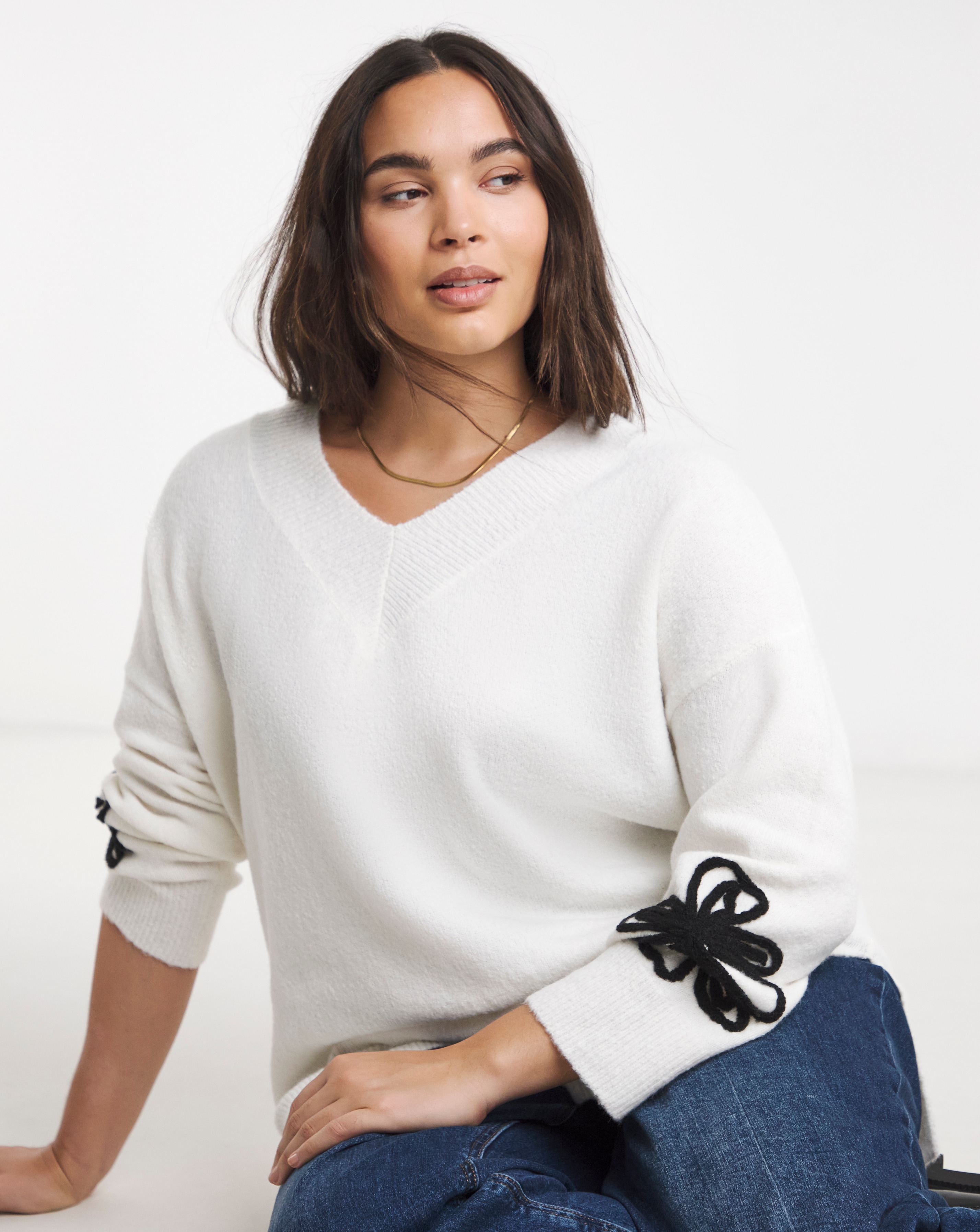 New In - Floral Embroidered Sleeve Tunic