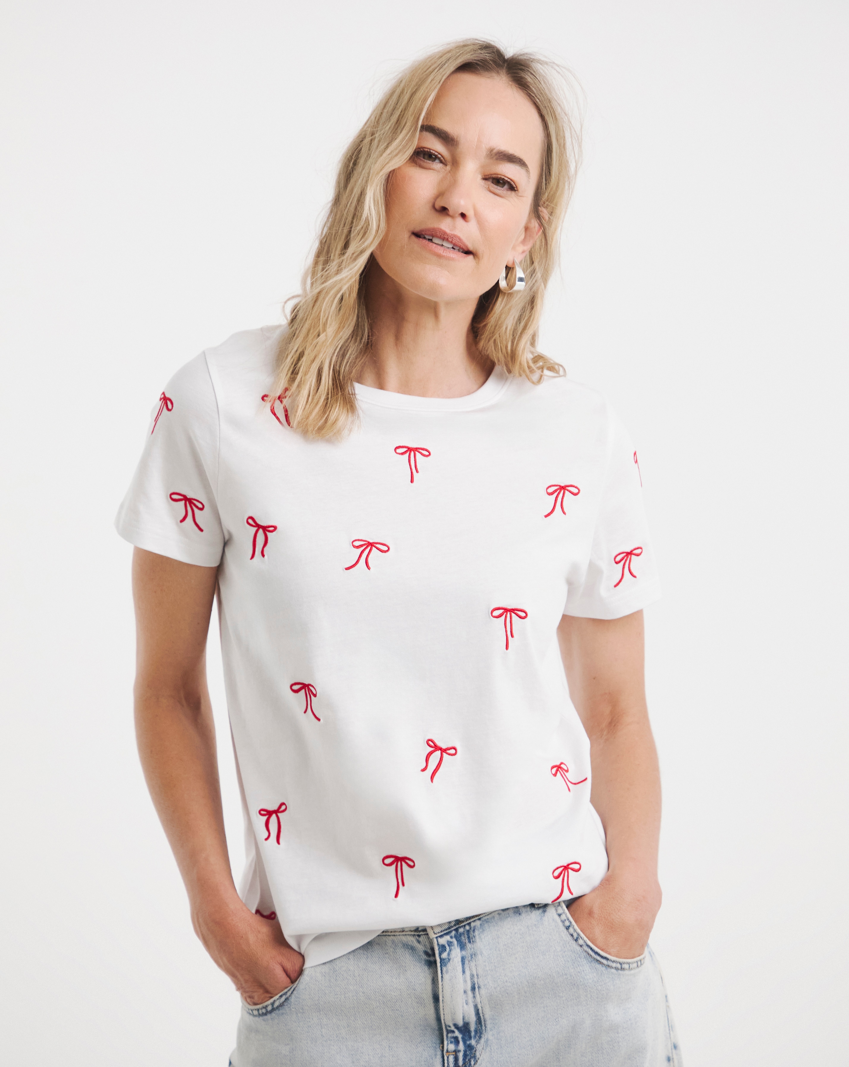 Bow Embroidered T-shirt