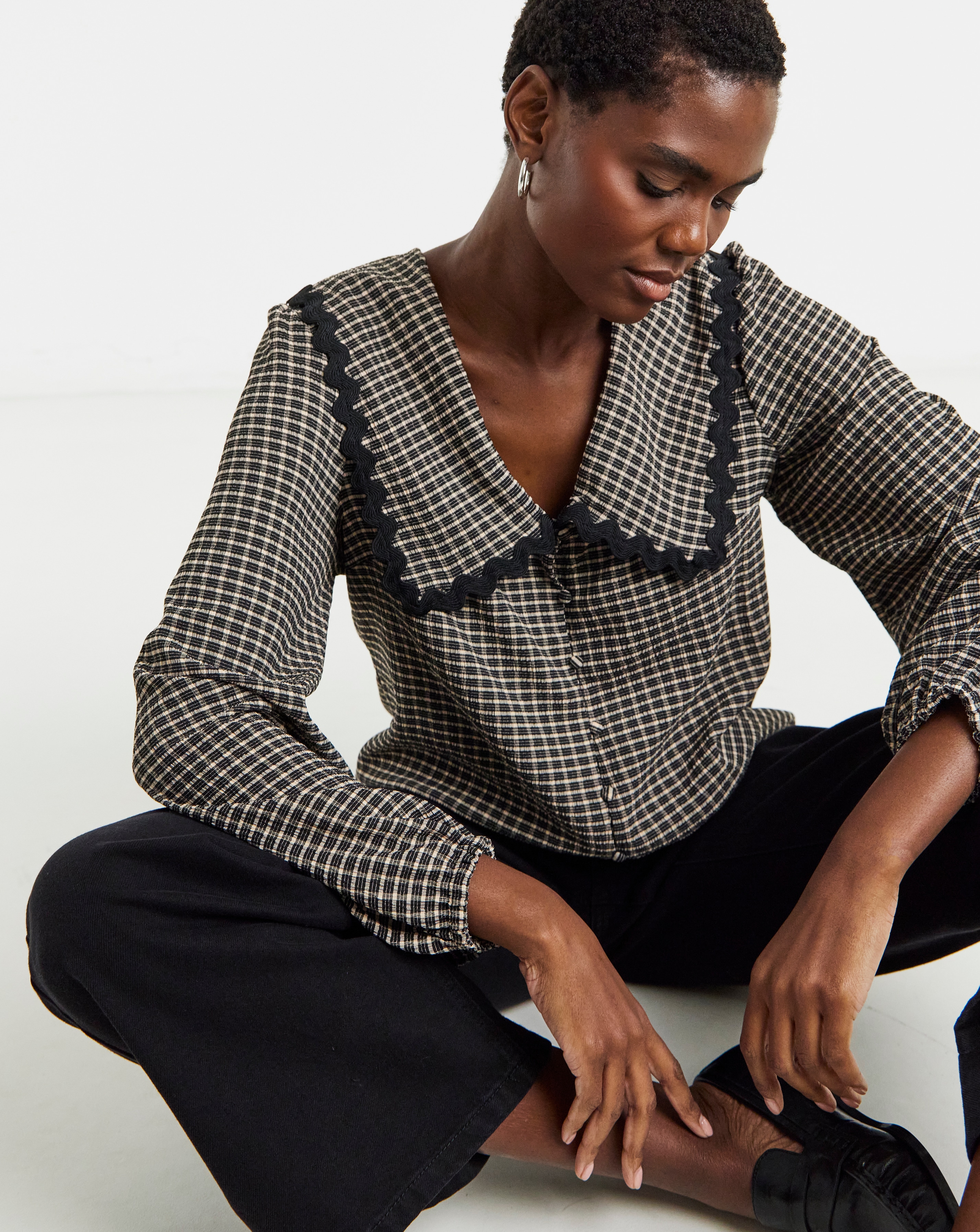 New In - Gingham Collar Blouson Top