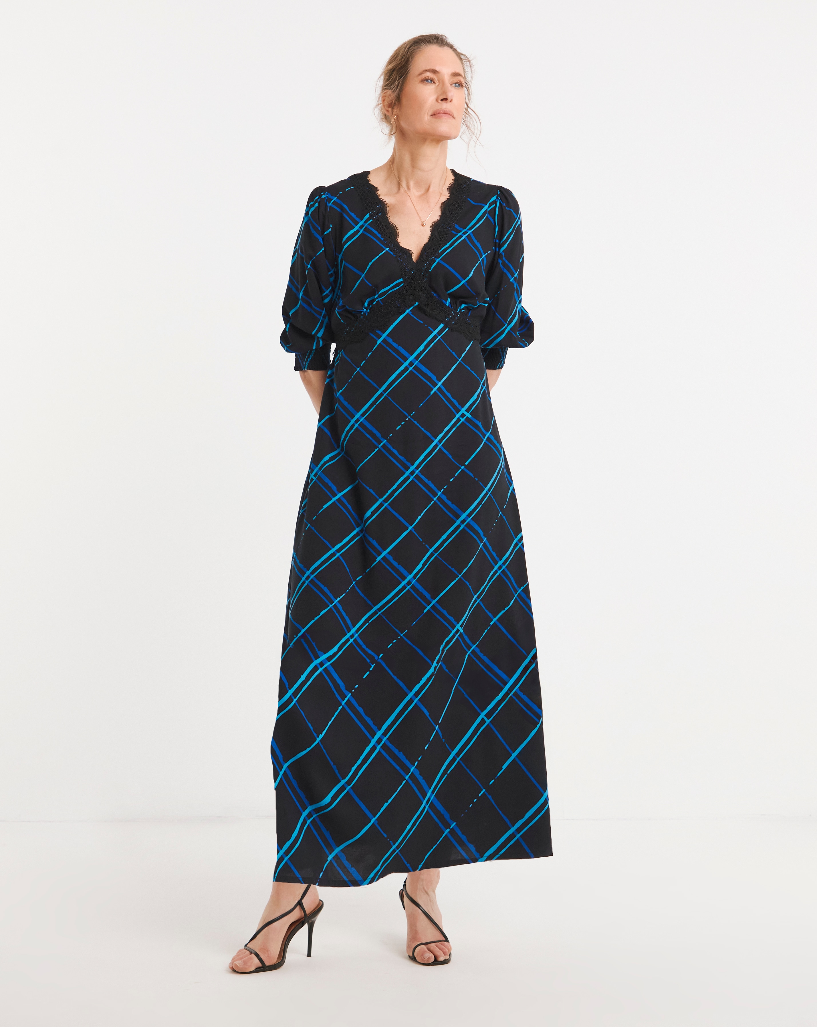 New In - Lace Trim Short Sleeve Dress