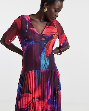 V Neck Drop Waist Pleated Dress