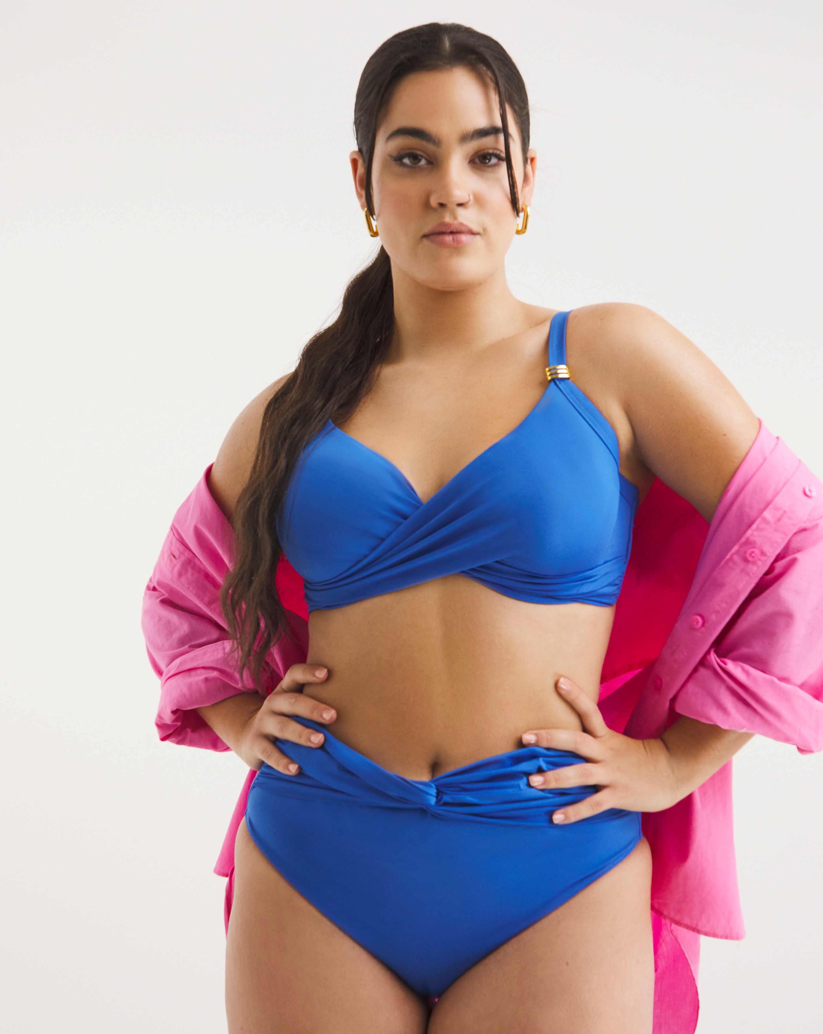 MAGISCULPT Twist Front Bikini Top