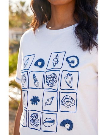 Roman Textured Shell Print T-Shirt