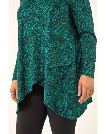 Roman Curve Paisley V-Neck Stretch Top