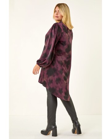 Roman Curve Print Buttoned Blouse