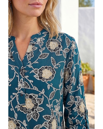 Roman Textured Floral Notch Neck Top