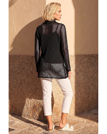 Roman Snit Textured Buttoned Top