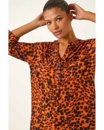 Roman Spot Print Stretch Top