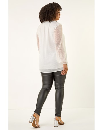 Roman Curve Textured V-Neck Top