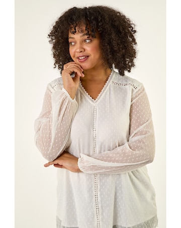 Roman Curve Textured V-Neck Top