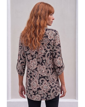 Roman Paisley Print V-Neck Stretch Shirt