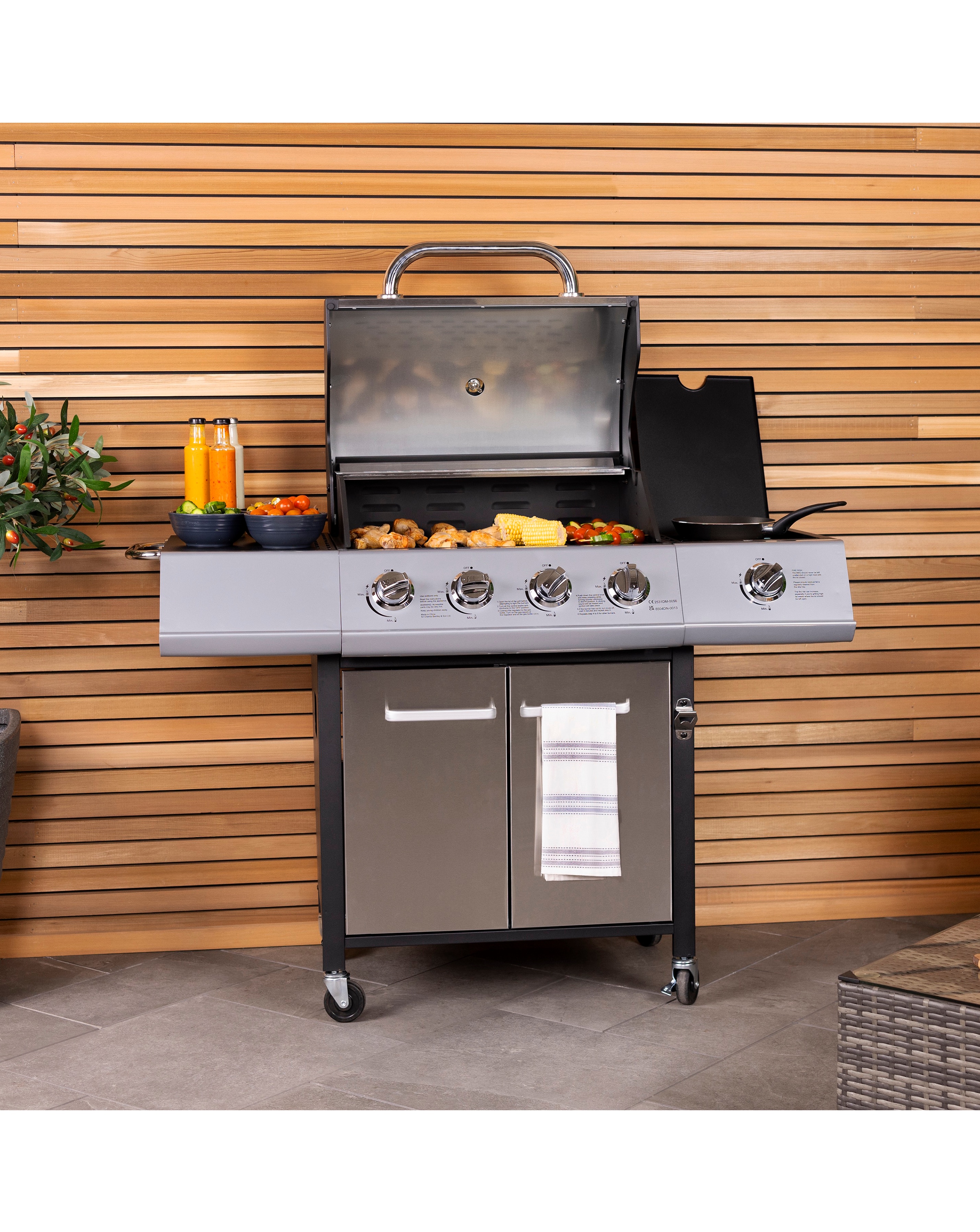 Charles Bentley 4 Burner Gas BBQ