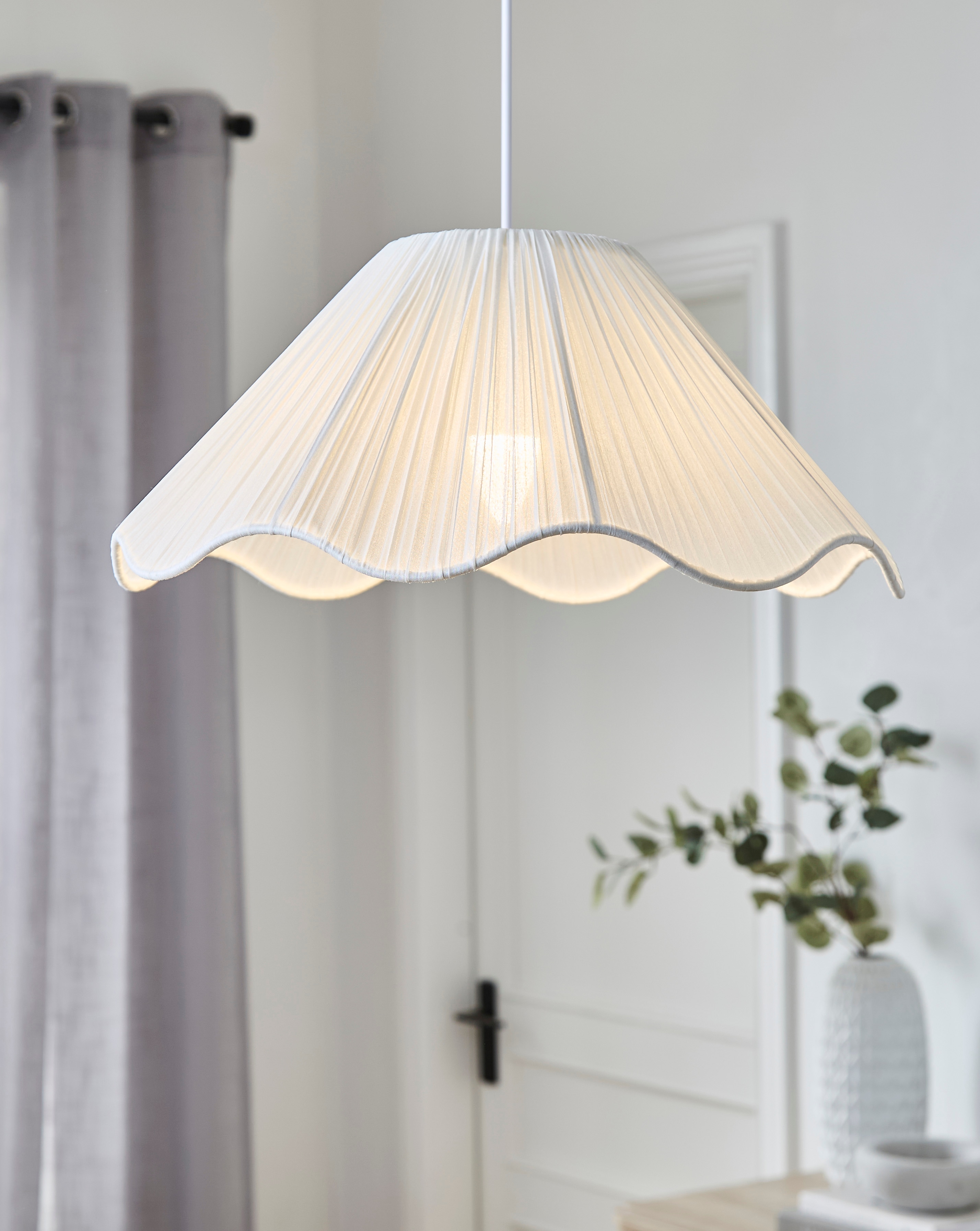 River Pleated Scallop Edge 40cm Shade