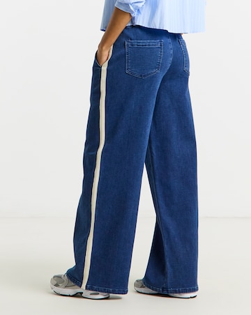 Mid Wash Cosy Side Stripe Jogger Jeans