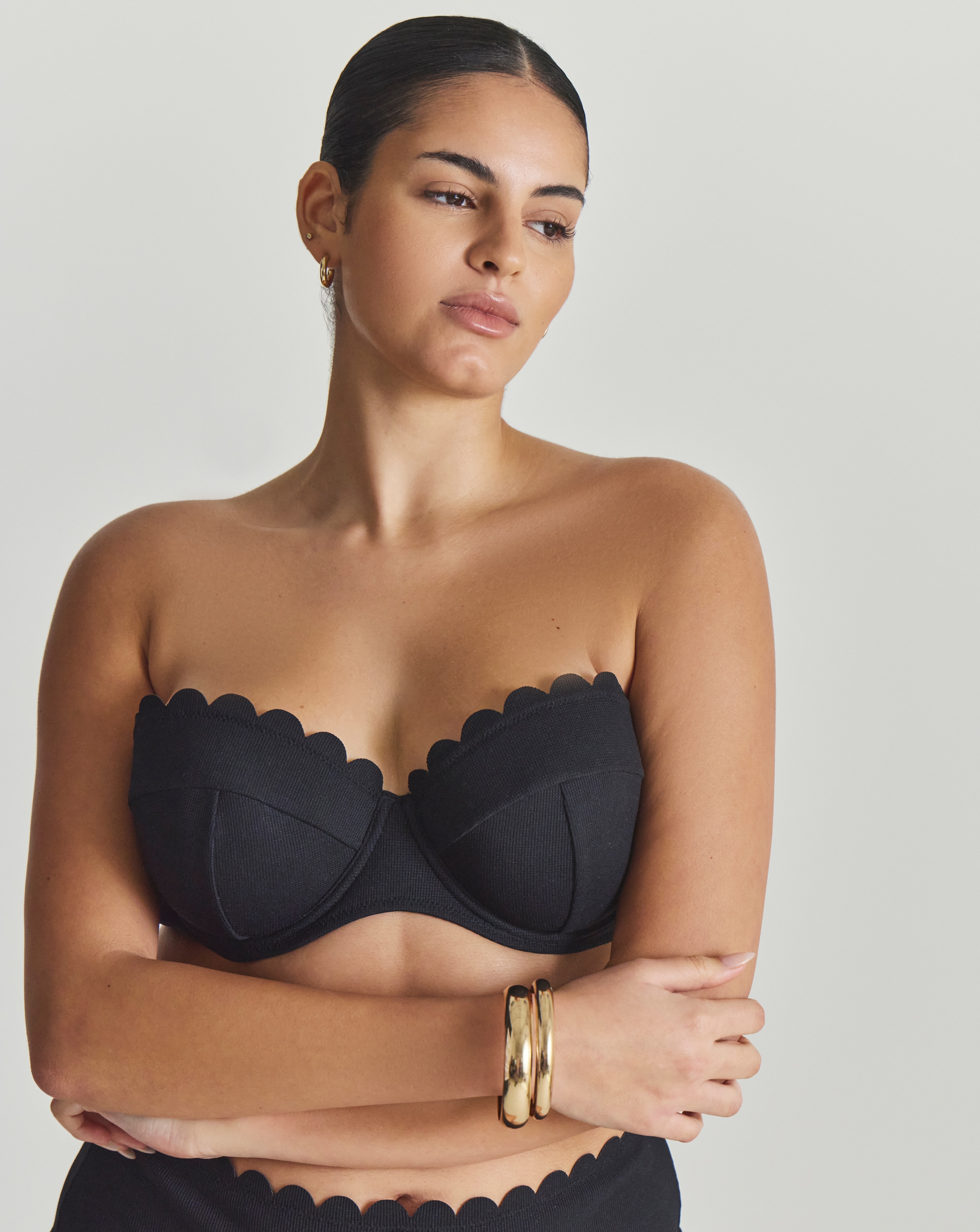 New In - Scallop Edge Bandeau Bikini Top