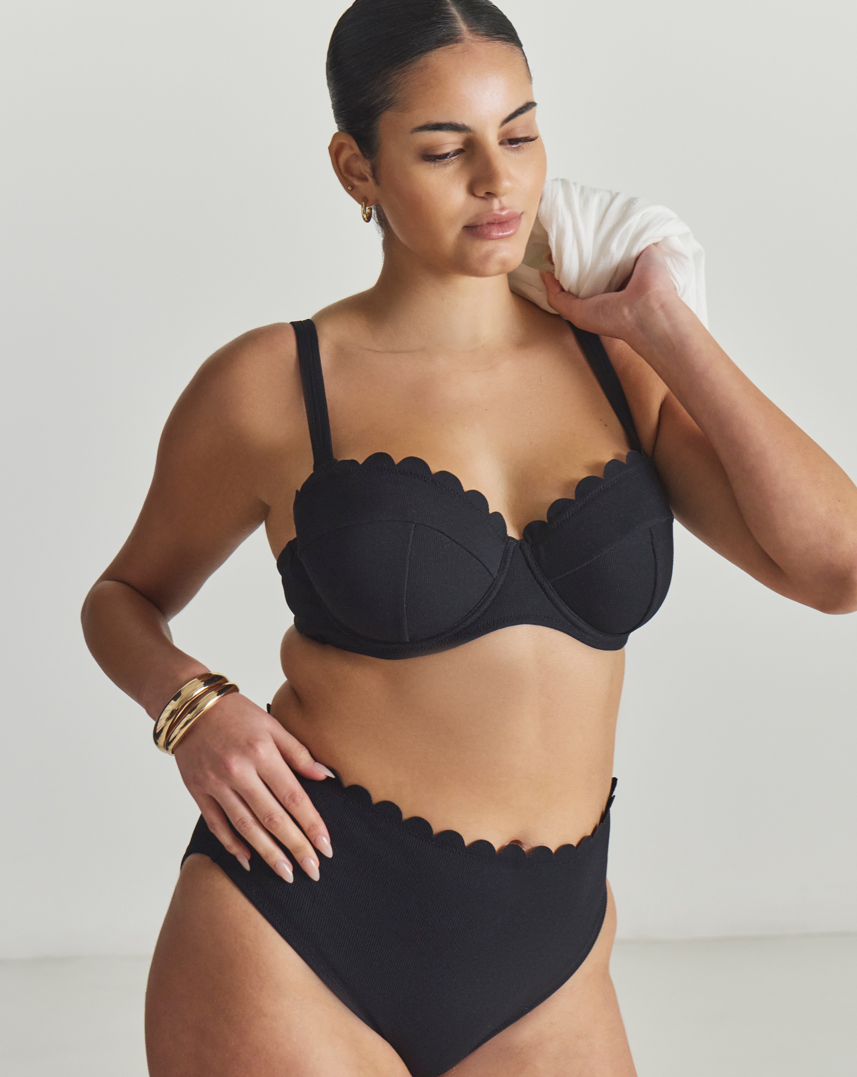 New In - Scalloped Edge High Waist Bikini Bottoms