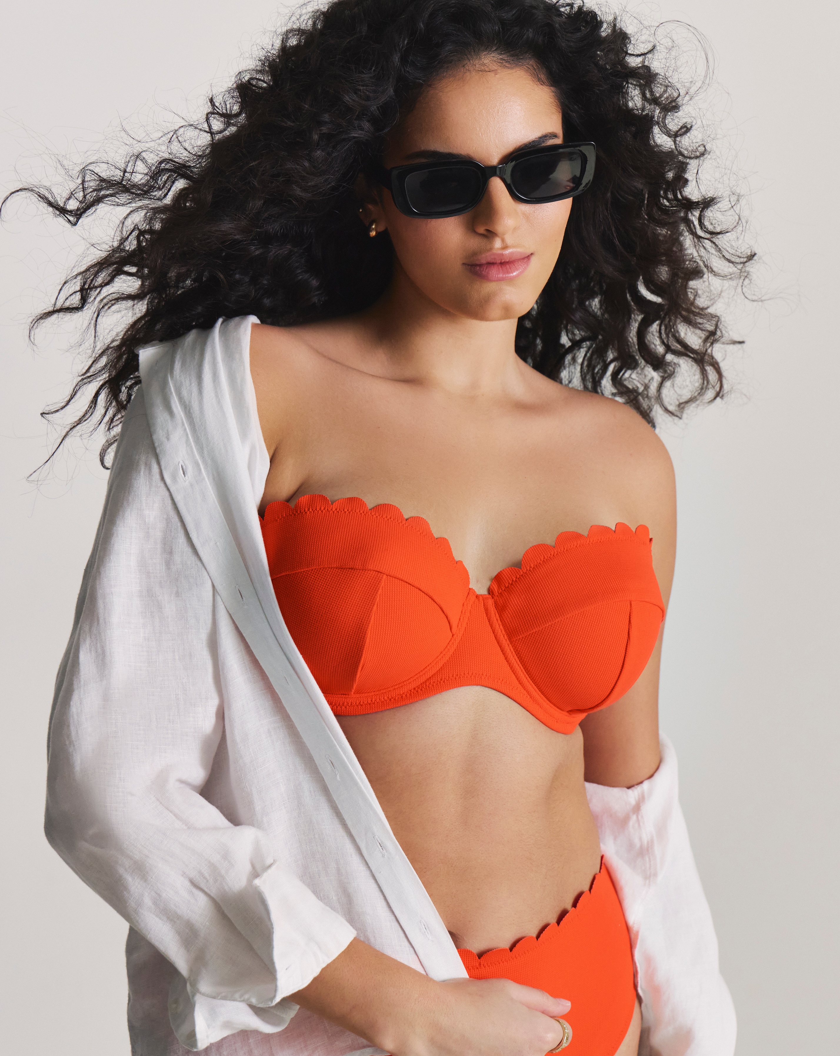 New In - Scallop Bandeau Bikini Top