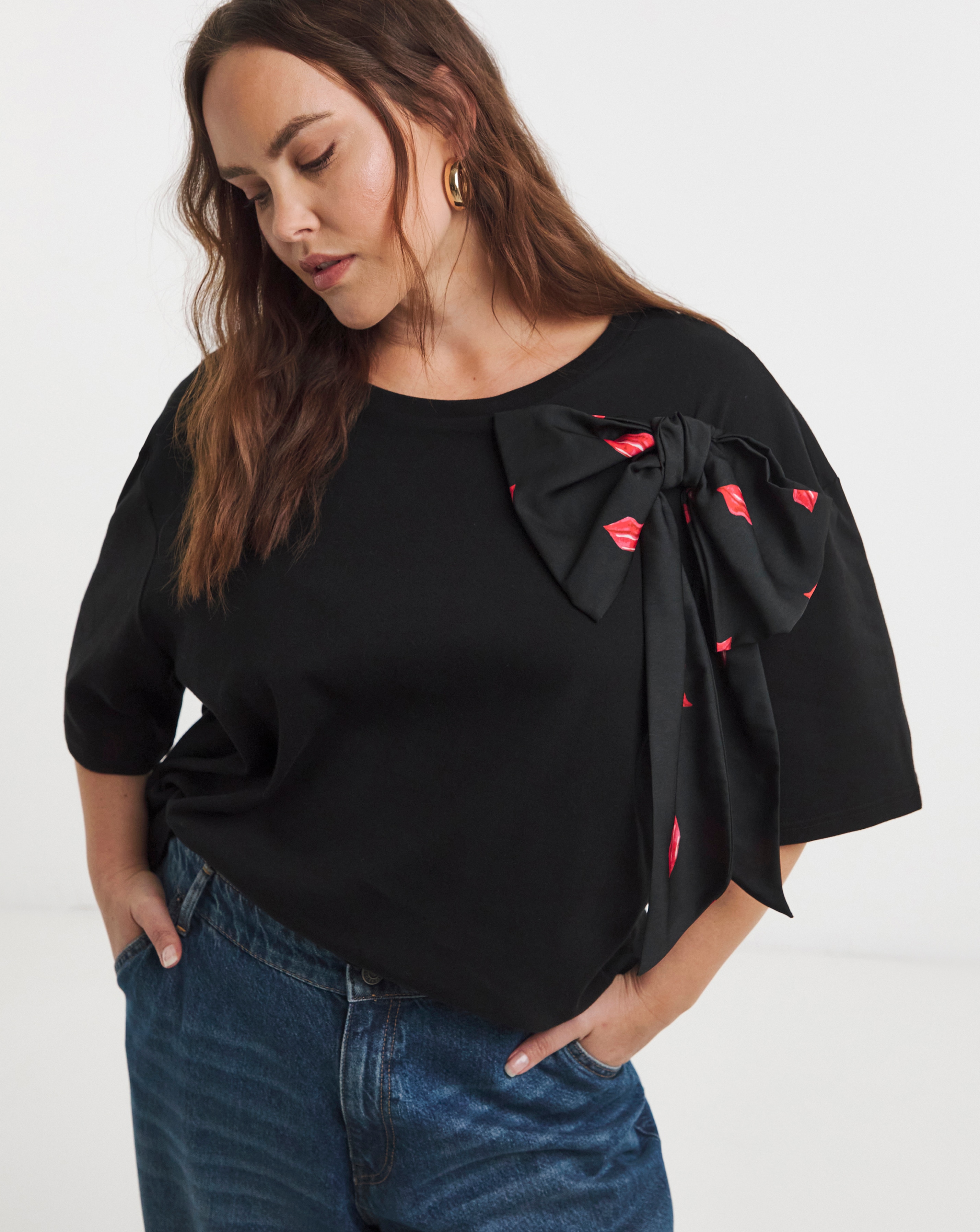Simply Be Lips Print Satin Bow T-Shirt