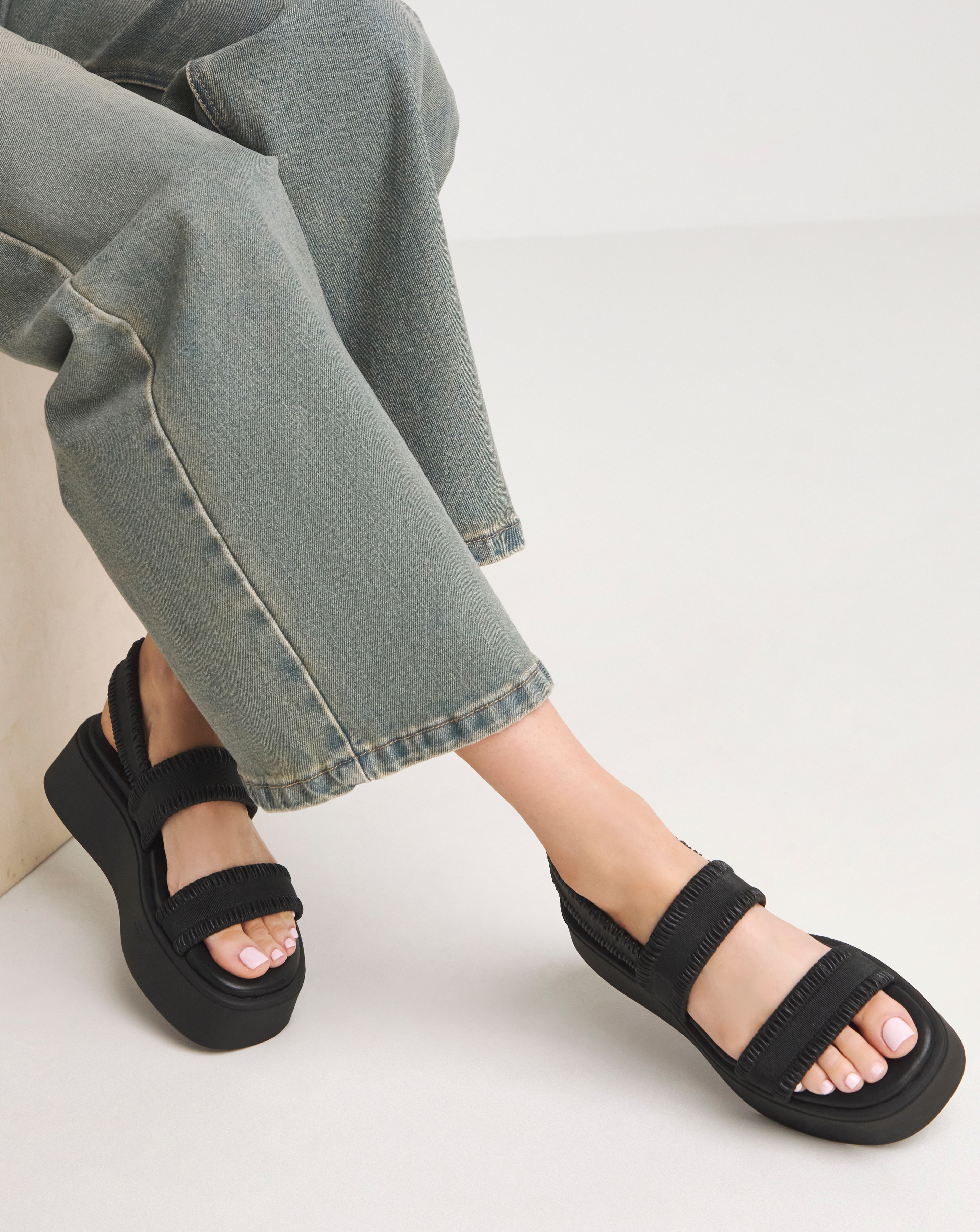 Ruched Strapped Flatform Sandal Wide