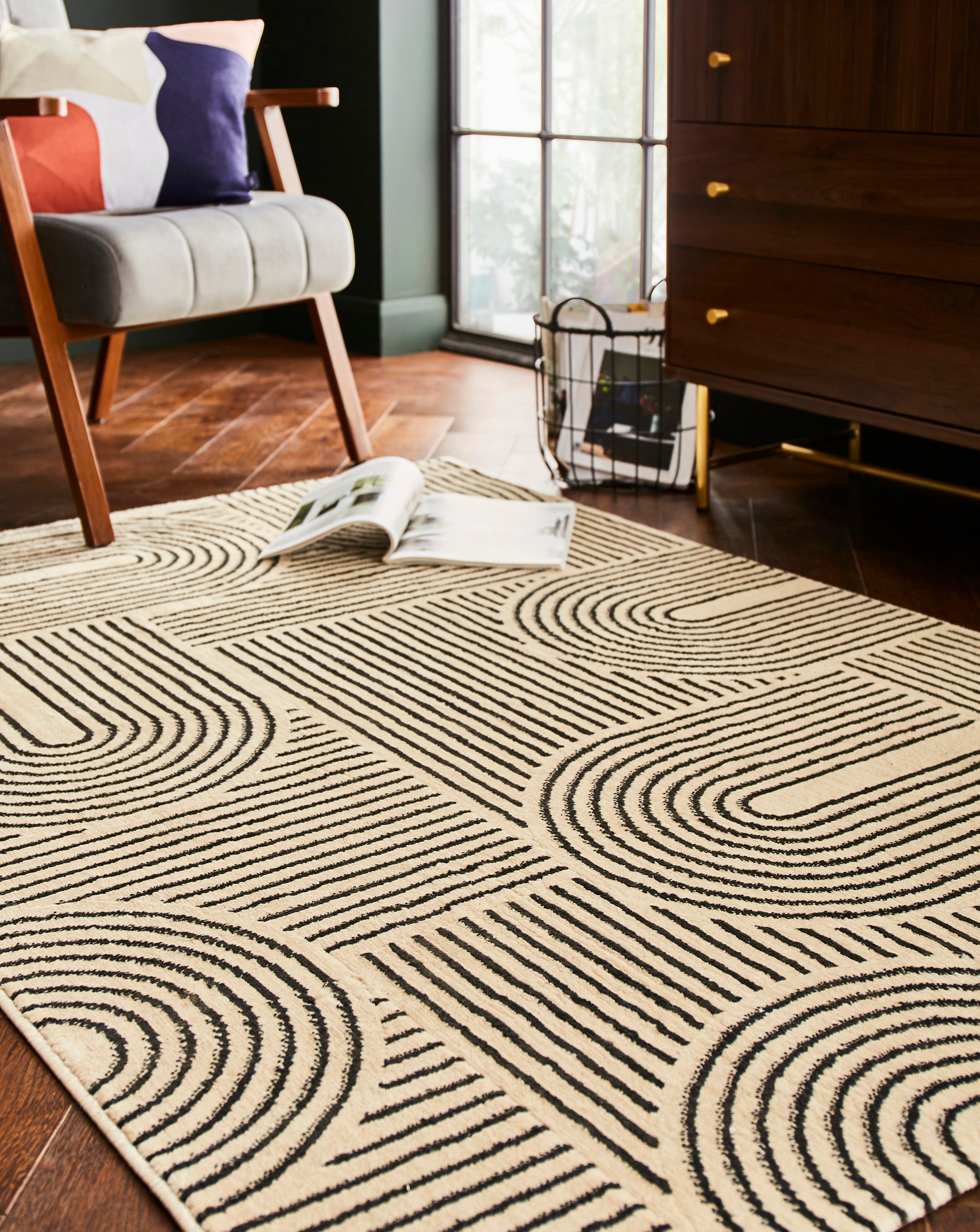 Creation Arcs Mono Rug