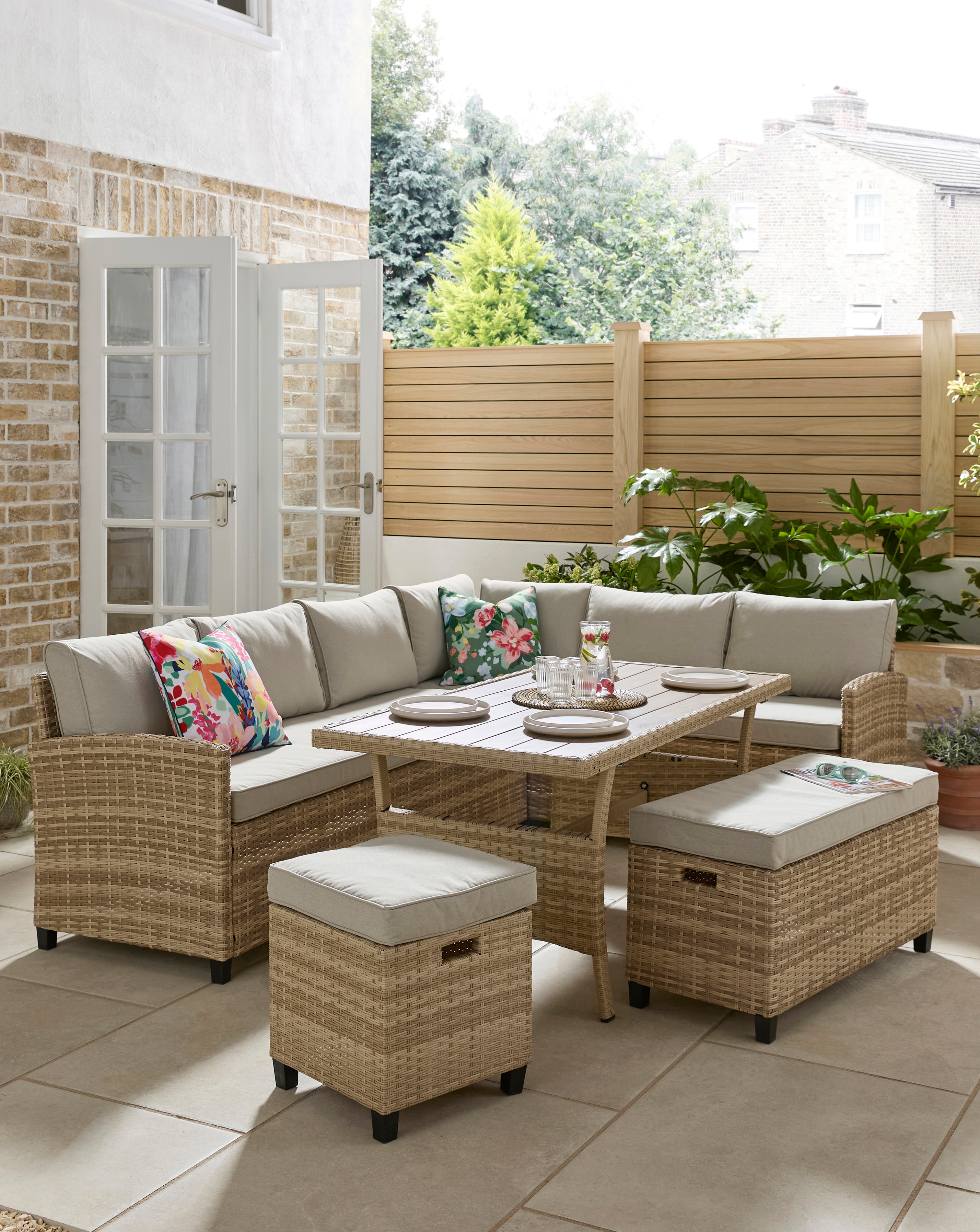 Valencia Corner Dining Set