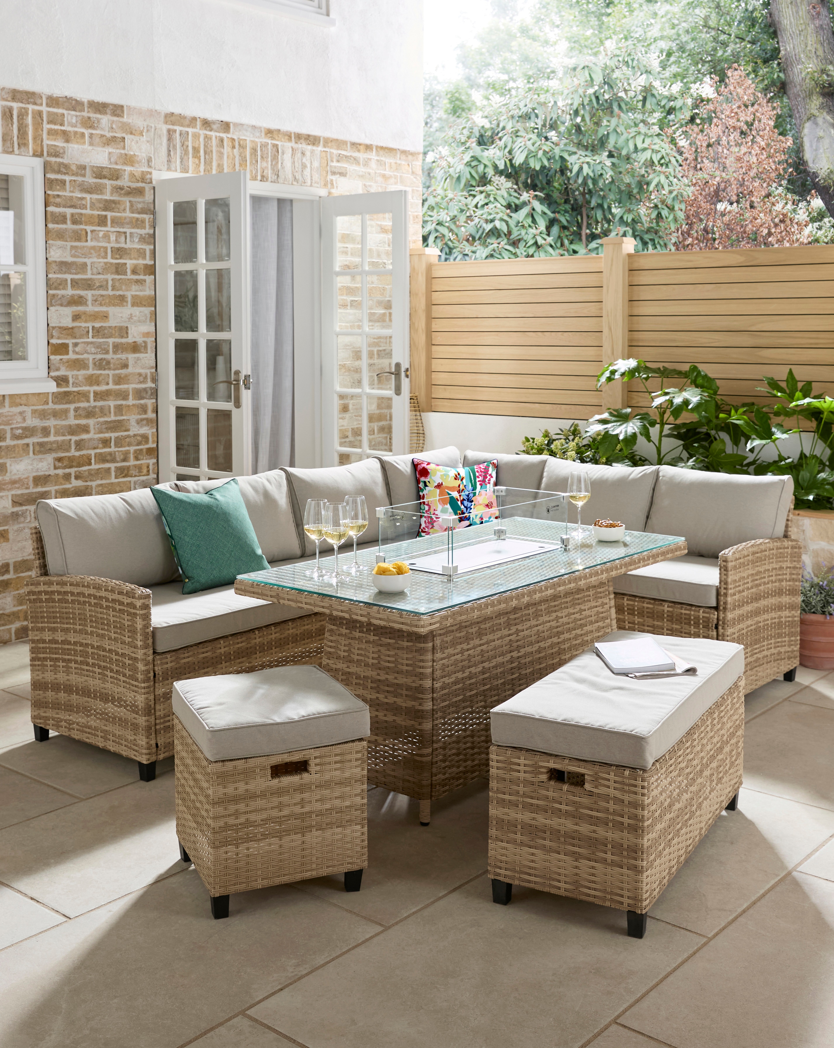 Valencia Dining Set With Firepit Table
